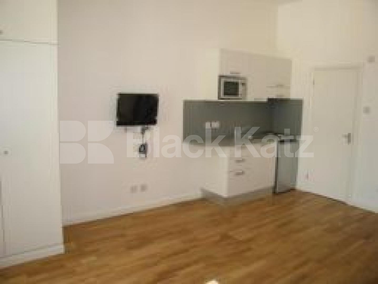 			NEW REFURBISHMENT, Studio Apartment, 1 bath, 1 reception Flat			 St.Quintin Ave, LADBROKE GROVE W10